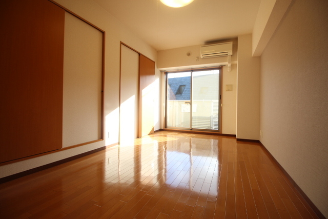 レグルス芦屋の居間写真