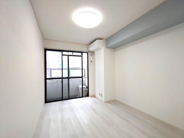 セルダン芦屋の居間写真