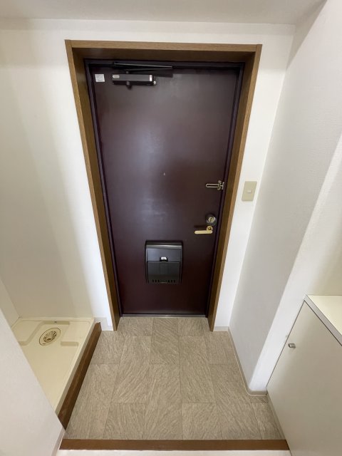 ロジュマン六甲の玄関写真