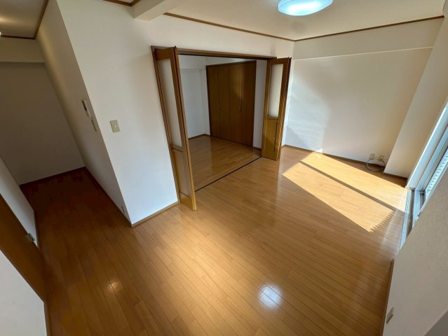 六甲グロリアハイツの居間写真