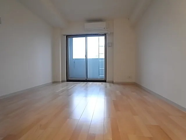 アスヴェル神戸駅前の居間写真