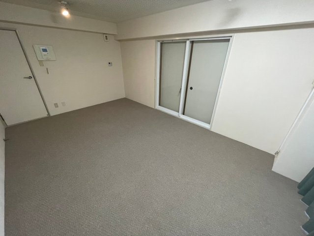 パーク・ハイム芦屋翠ヶ丘20番地B棟の居間写真