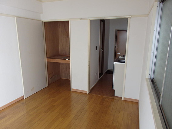 本宮マンションの居間写真