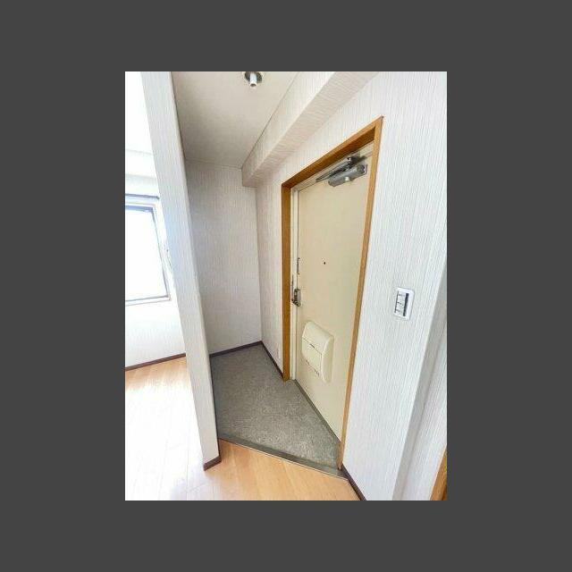 TSビルの玄関写真