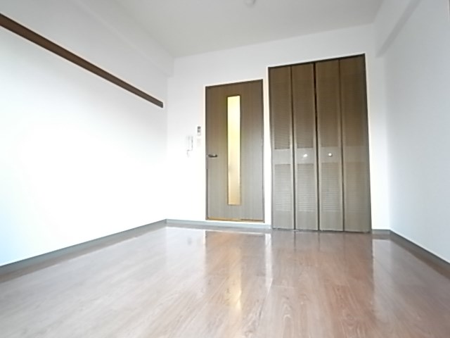 東神ビルの居間写真
