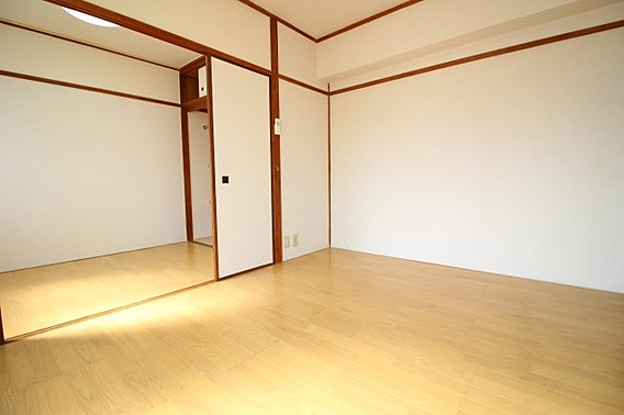 さつきマンションの居間写真