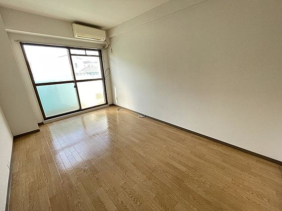 グランド海山の居間写真