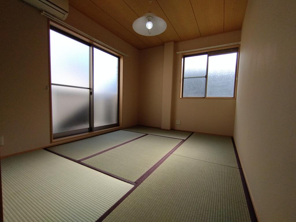 伊東ハイツの居間写真