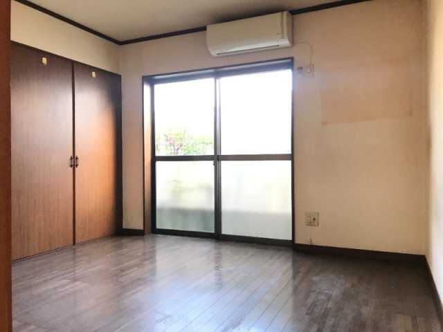 山城ハイツの居間写真