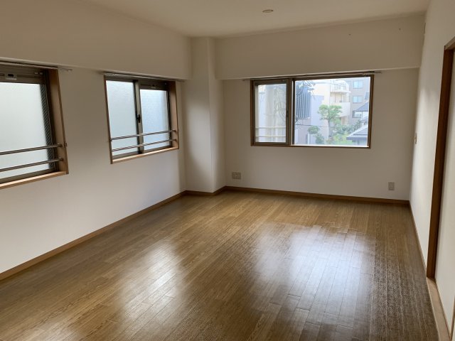 ドルチェ芦屋の居間写真