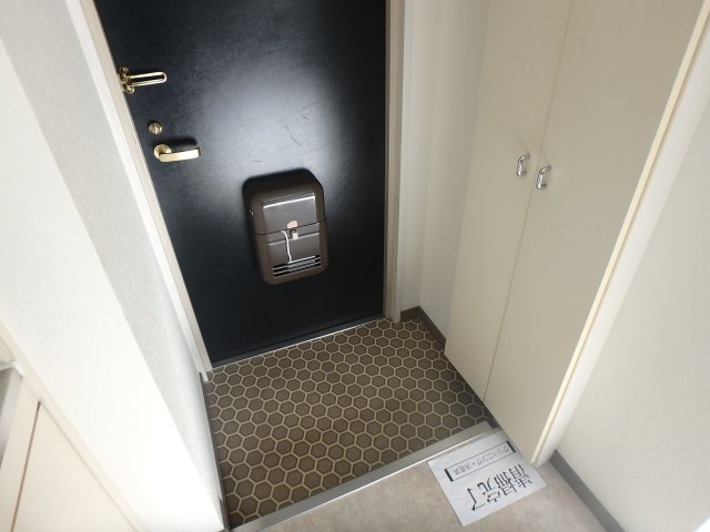 ウィスタリア神戸の玄関写真