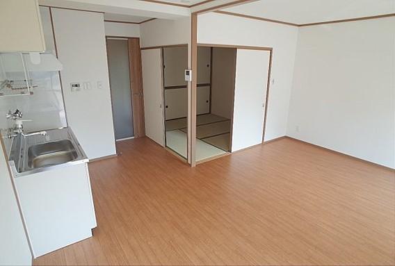 芦屋サウスマンションの居間写真