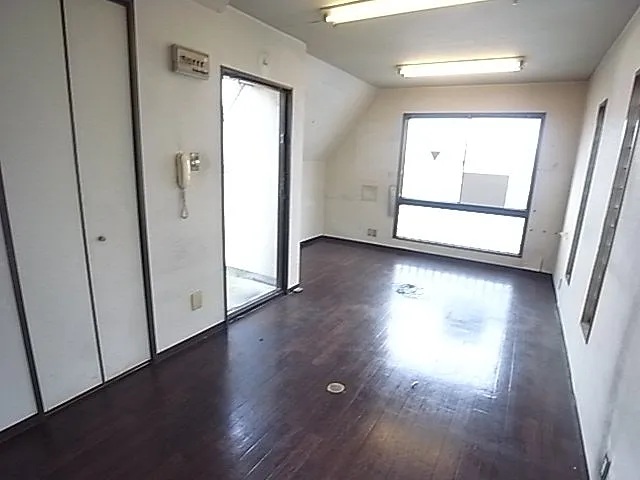 レファインド芦屋3の居間写真