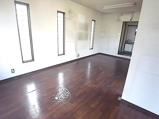 レファインド芦屋3の居間写真