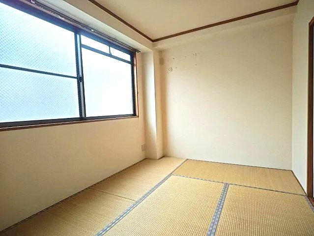 シャンテ本山の居間写真