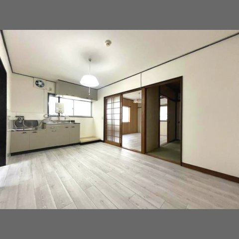 H2六甲の居間写真