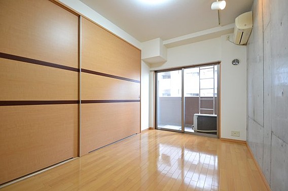 アーバングリーン神戸元町の居間写真