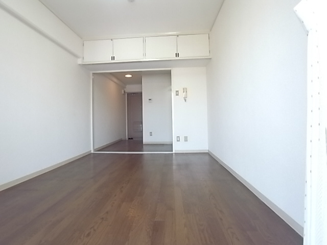 ルーク本山の居間写真