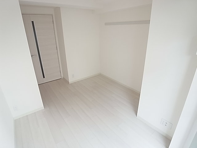 プレサンス三宮エレガンシアの居間写真