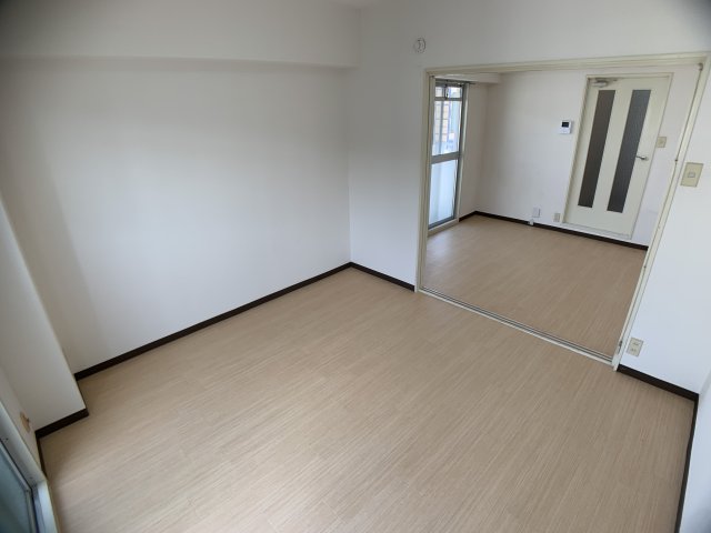 ダンディライオン東灘の居間写真