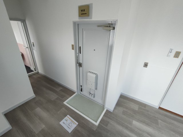 サニー神戸マンションの玄関写真