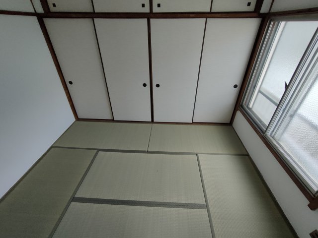 サニー神戸マンションの居間写真