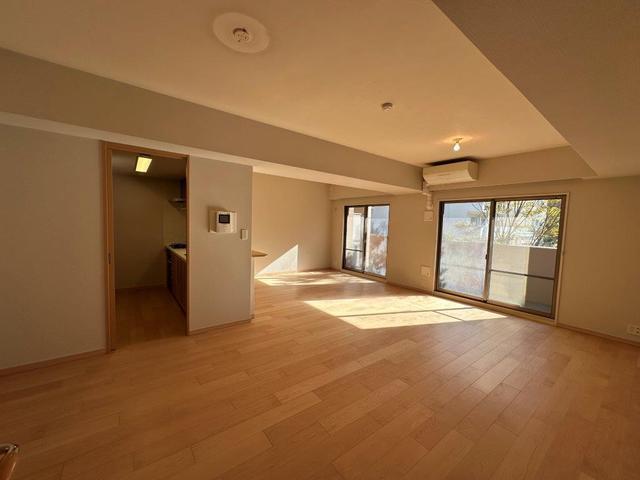 パークハイム朝日ヶ丘芦屋ヒルズの居間写真