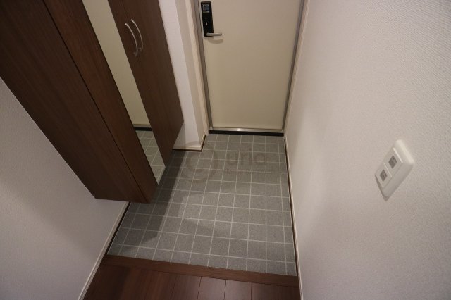 ブルーノ篠原中の玄関写真