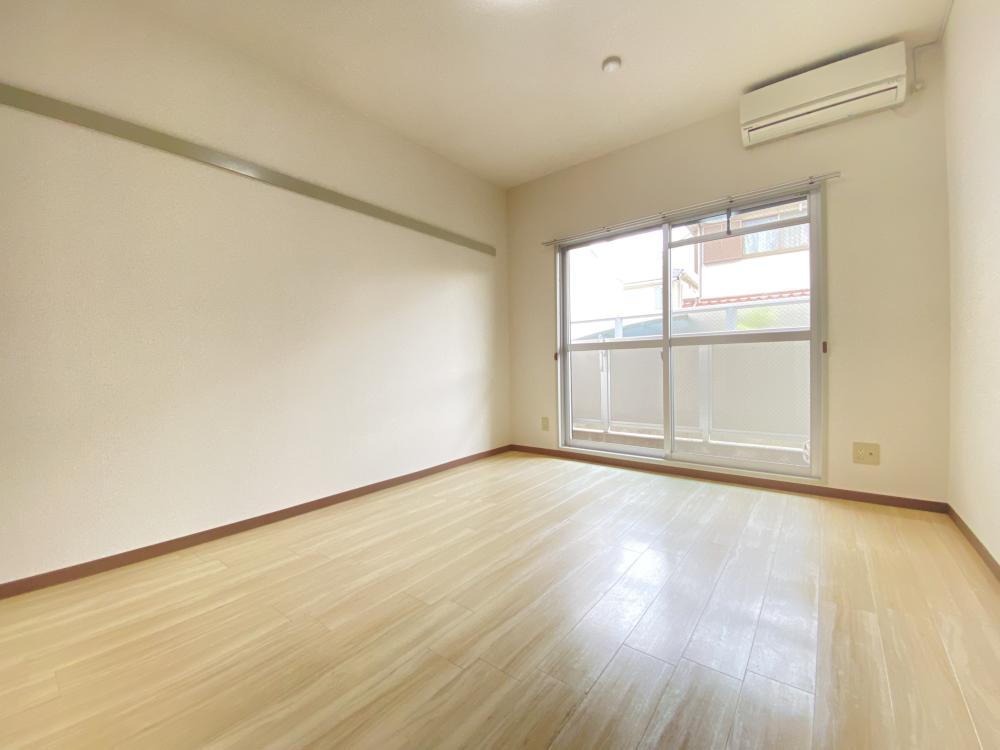 サテライト芦屋宮塚の居間写真
