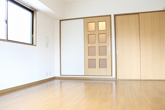 モナハイツ八雲の居間写真