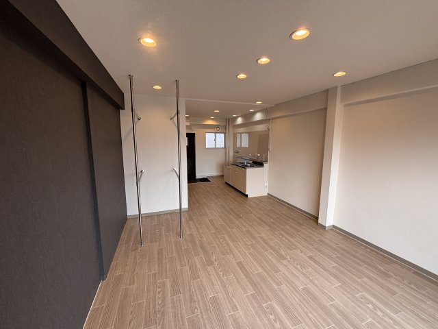 三山マンションの居間写真