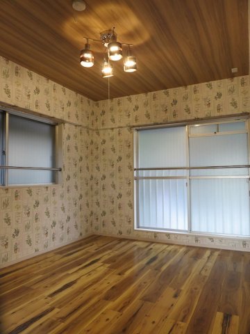 グリーンヒル山本通の居間写真