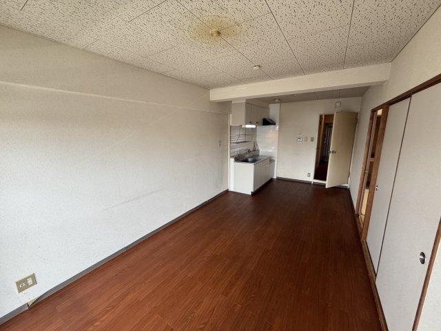 ロワール甲子園の居間写真