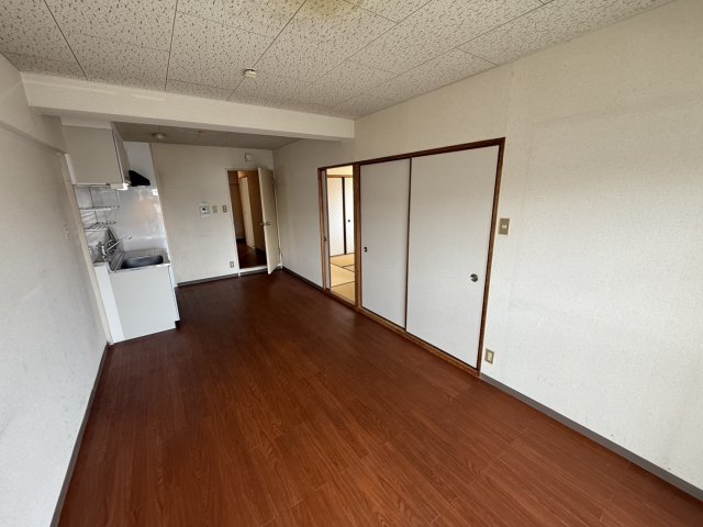 ロワール甲子園の居間写真