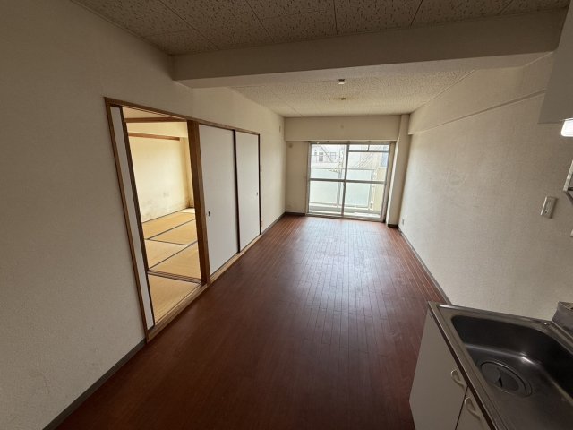 ロワール甲子園の居間写真