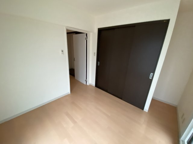 イスズハイツベル芦屋パート2の居間写真