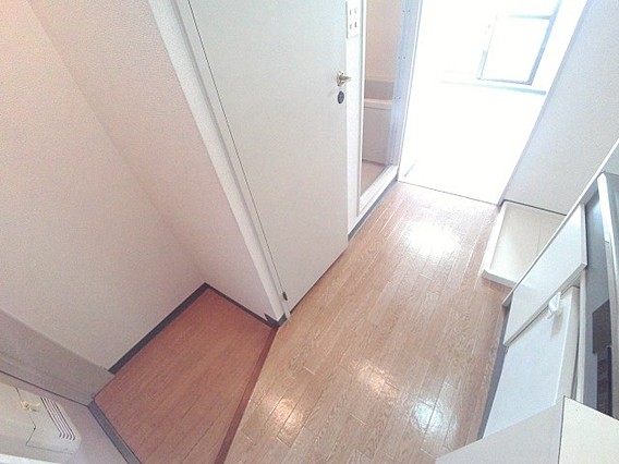 ハイエスト西芦屋の玄関写真