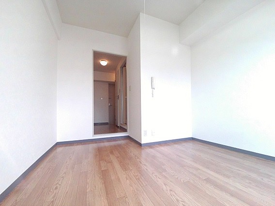 ハイエスト西芦屋の居間写真
