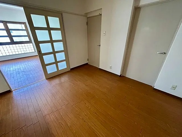アヴェニール深江南の居間写真