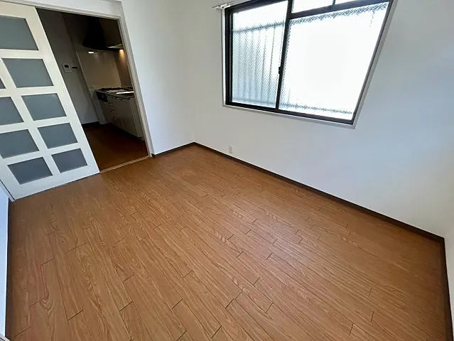 アヴェニール深江南の居間写真