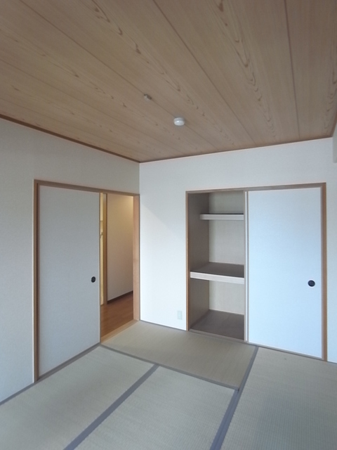 グレンツェント甲東園の居間写真