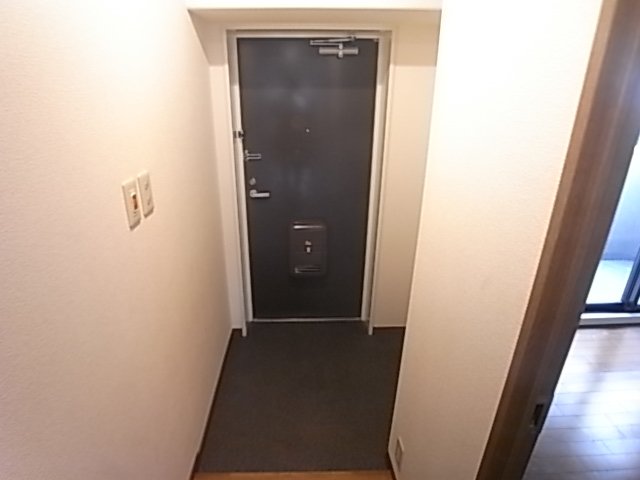 エバーグレイス西宮2の玄関写真