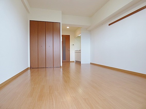 シャトー御影山手の居間写真