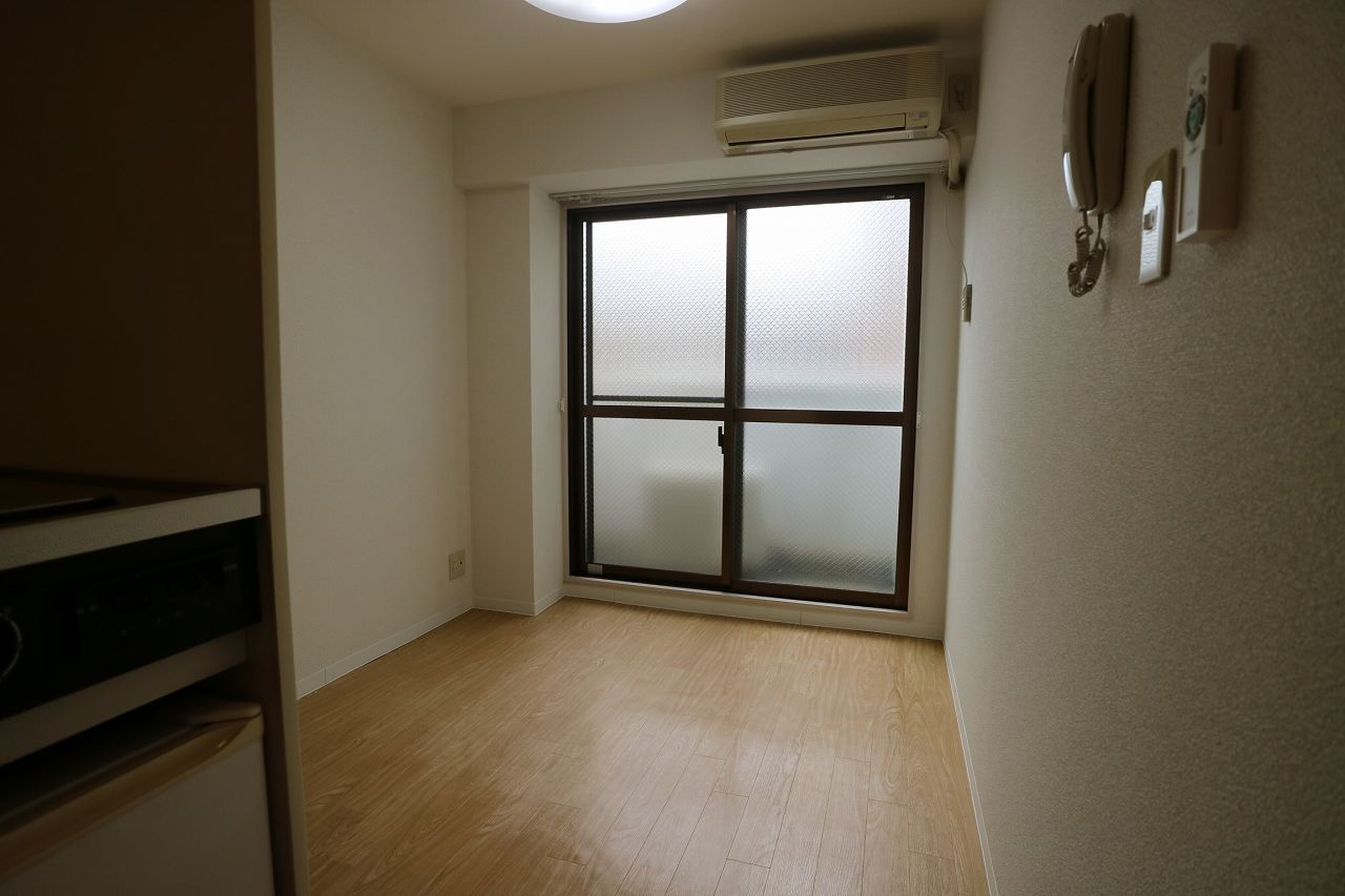 アンピエス六甲の居間写真
