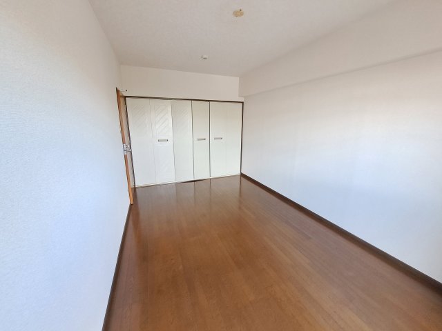 HACHIBUSE鳴尾の居間写真