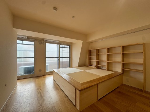 ライオンズマンション神戸元町第2の居間写真