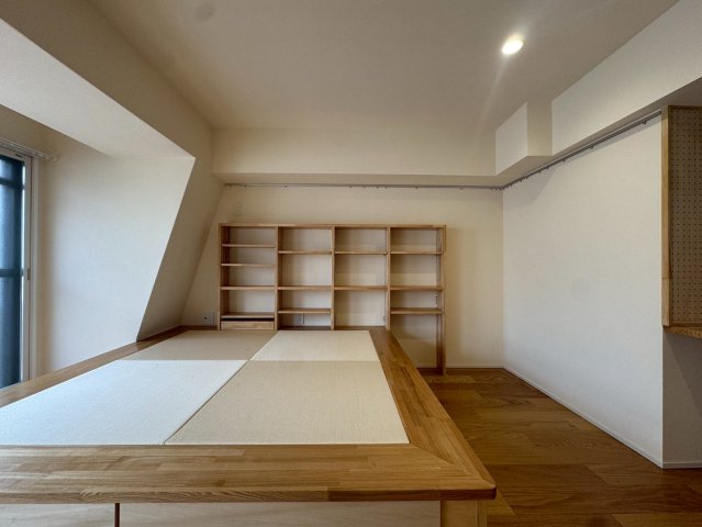 ライオンズマンション神戸元町第2の居間写真