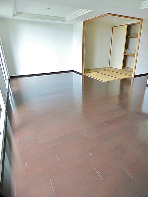 アーバンビュー芦屋山手D棟の居間写真