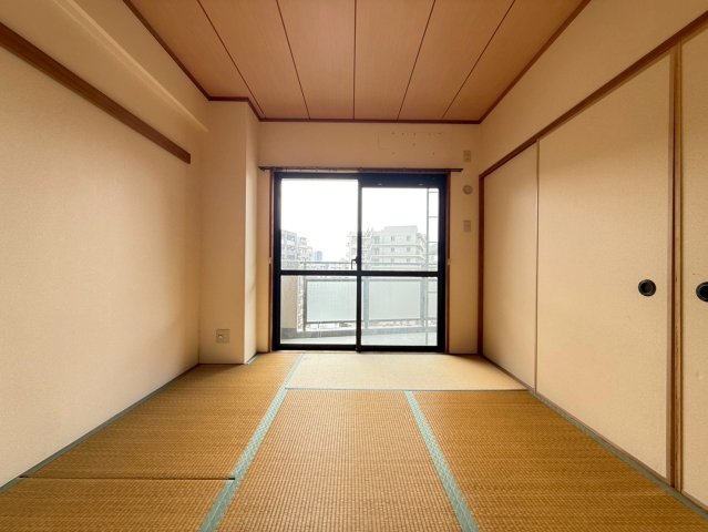 サンビルダー北野弐番館の居間写真