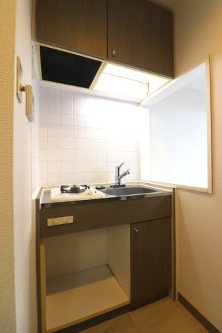 サウザー岡本のキッチン写真